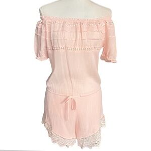 Davi & Dani One Piece Jumpsuit with Lace Trim; Size Small